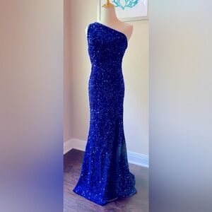 106 Elegant One-Shoulder Blue Sequin Gown